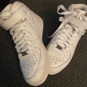 White Nike Air Force 1 mid top
